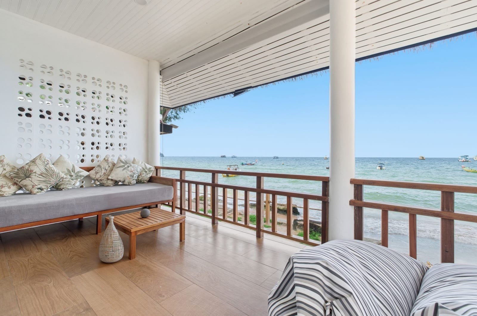 สระว่ายน้ำและสวนเขตร้อนของ Sairee Cottage Resort ติดหาดทรายรี เกาะเต่า