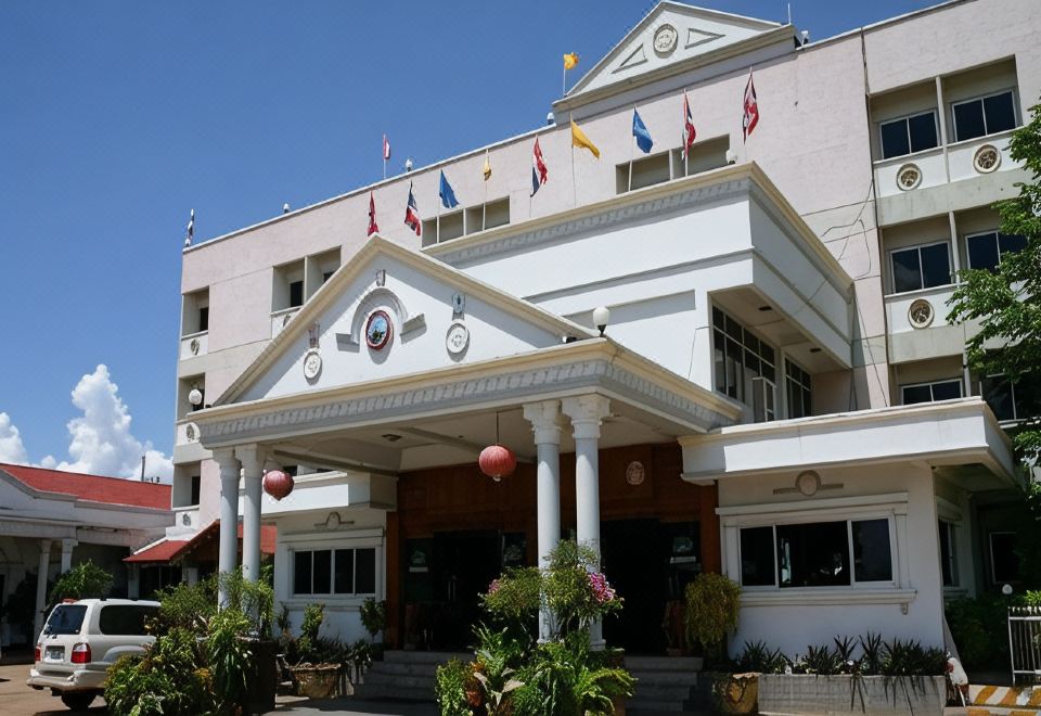 Sakol Grand Palace Hotel