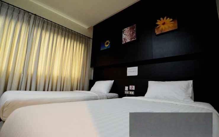 บริเวณภายนอกและทางเข้าโรงแรม U Style Hotel บนถนนนิตโย สกลนคร