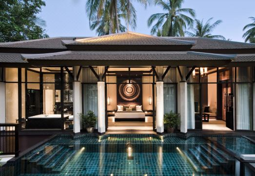 บรรยากาศรีสอร์ต Banyan Tree Samui ไล่ระดับลงเนินสู่หาดส่วนตัวริมอ่าวละไม