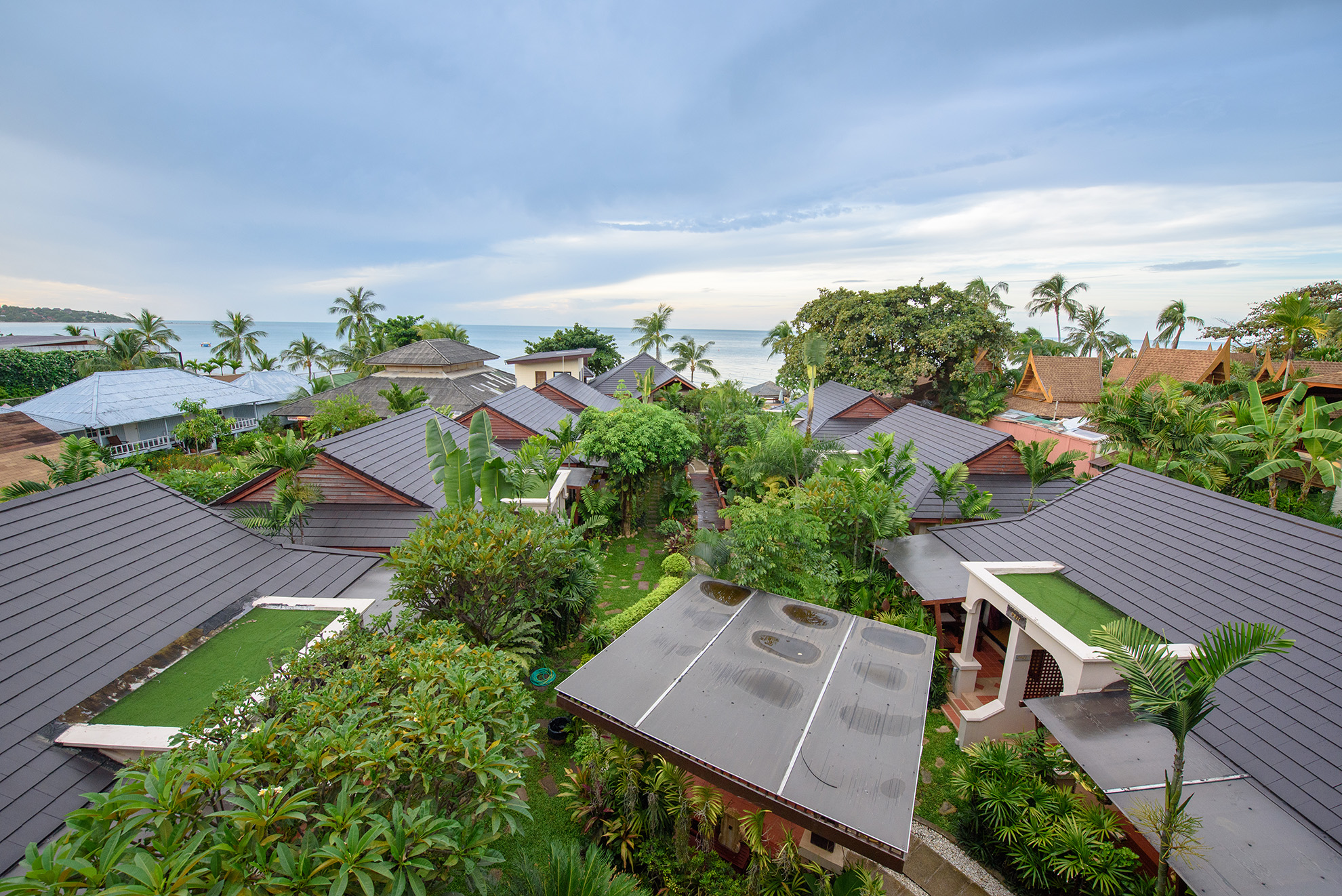 The Gulf of Thailand sea view and white-sand beach in front of Samui Jasmine Resort on Lamai Beach, Koh Samui