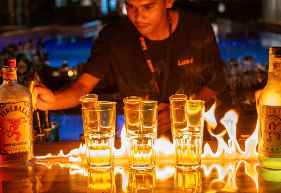 บาร์และโซนสังสรรค์ริมหาดของ Lub d Koh Samui Chaweng Beach