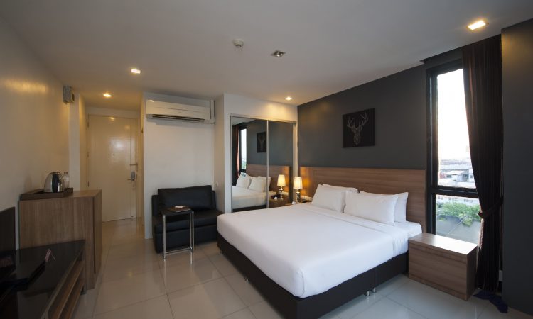 ห้องพัก Superior ของ Marigold Sukhumvit ตกแต่งโทนอุ่น เดินทางสะดวก