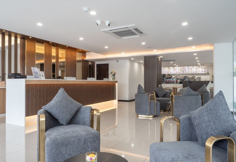 ห้องพักสไตล์อพาร์ตเมนต์ของ Samutprakarn Hotel เมืองปากน้ำ ดูสะอาดและสว่าง
