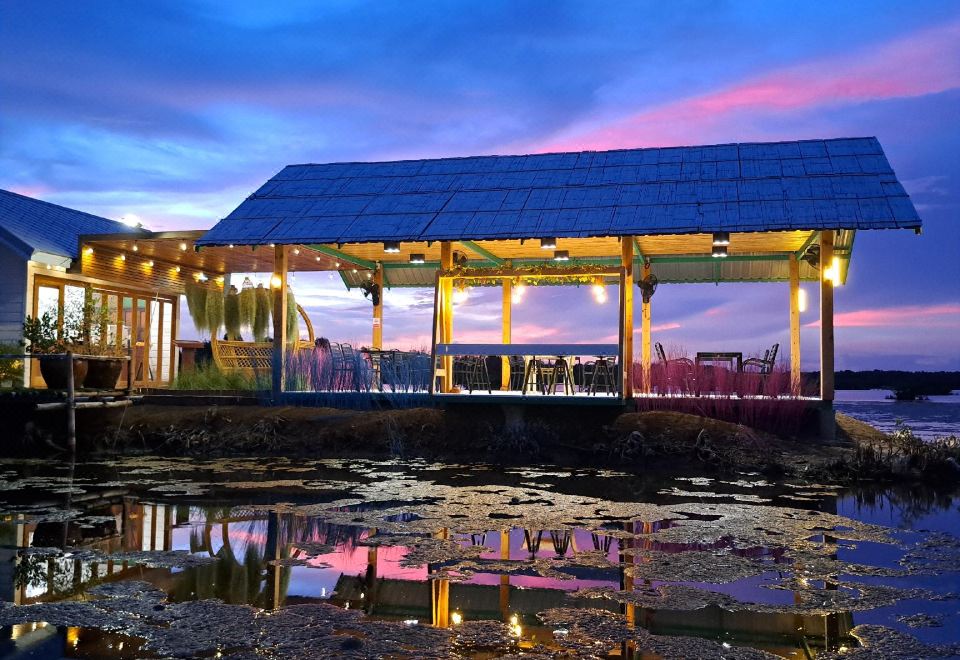 Baan Talay See Cream Resort
