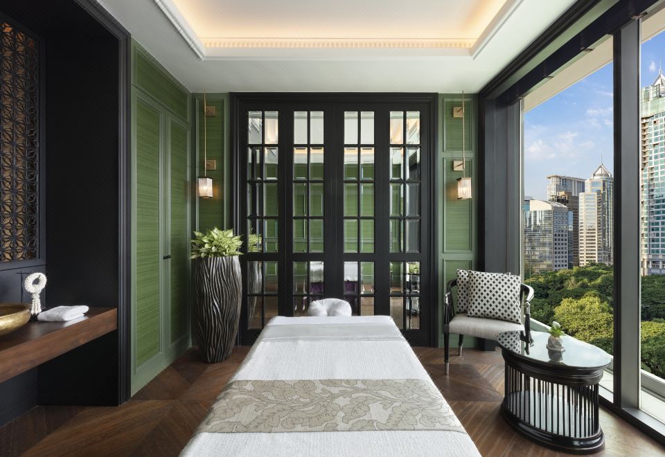Sindhorn Wellness by Resense สปา 4,000 ตร.ม. ชั้น 9 ของ Sindhorn Kempinski Hotel Bangkok พื้นที่บำบัดและ thermal journey