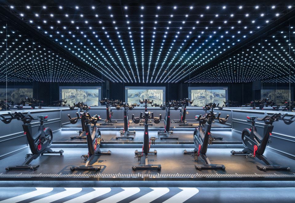 ห้องออกกำลังกาย 2 ชั้นของ Sindhorn Kempinski Bangkok พร้อมสตูดิโอ boutique คลาส yoga pilates HIIT