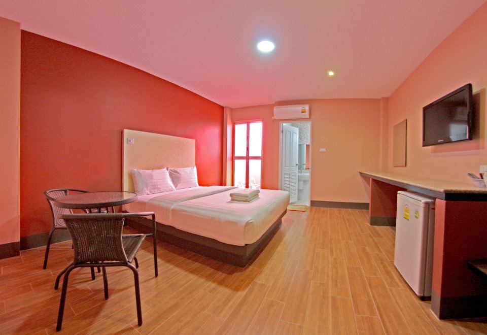 ห้องพักของ Central Park Hotel สิงห์บุรี ห้องกว้าง สะอาด เตียงนอนสบาย