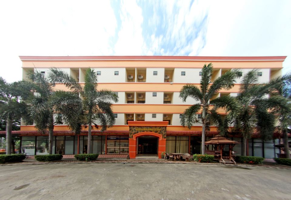 Central Park Hotel