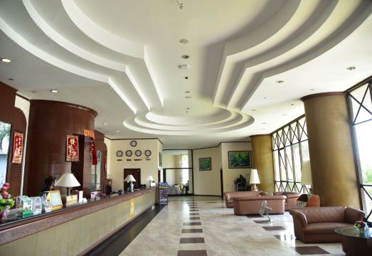 สระว่ายน้ำกลางแจ้งของ BP Samila Beach Resort ริมหาดสงขลา