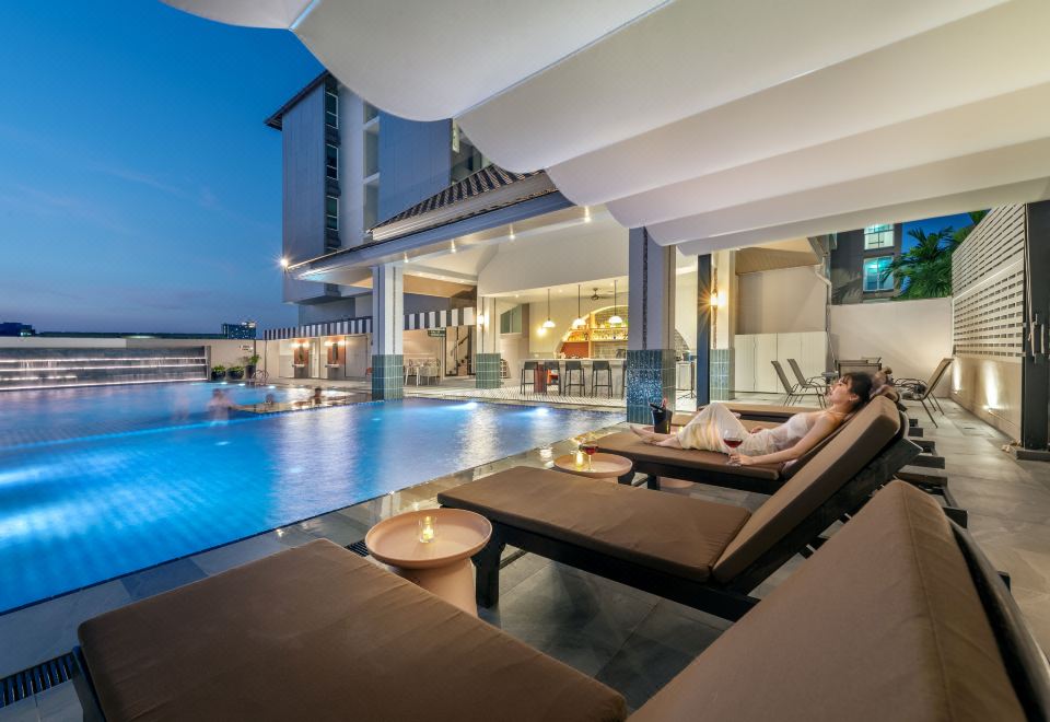 ห้องพักของ Buri Sriphu Hotel หาดใหญ่ ตกแต่งโทนอบอุ่น เตียงนุ่ม