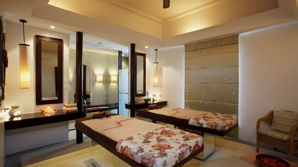 ห้องอาหารและพื้นที่นั่งของ Centara Hotel Hat Yai