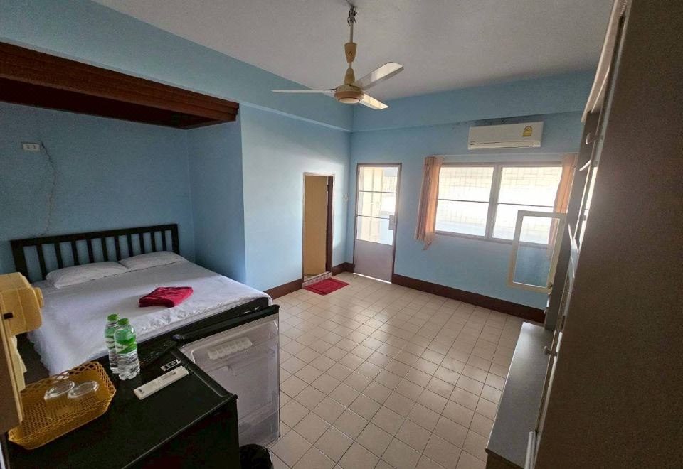 มุมพักผ่อนและพื้นที่ส่วนกลางภายใน WE Hostel Hatyai