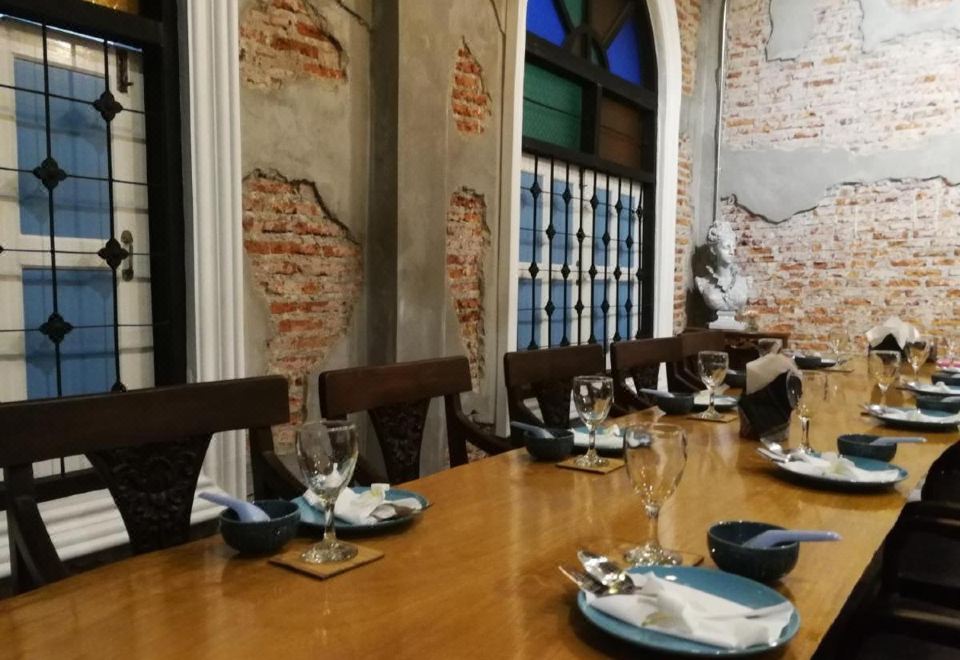 สระว่ายน้ำกลางแจ้งของ Aen Guy Boutique Hotel ในย่านเมืองใหม่สุโขทัย