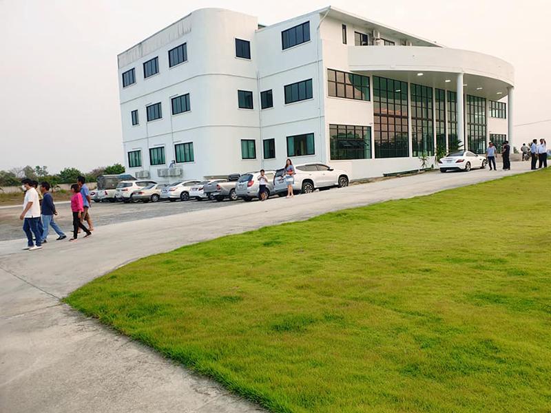 White House Hotel Suphanburi