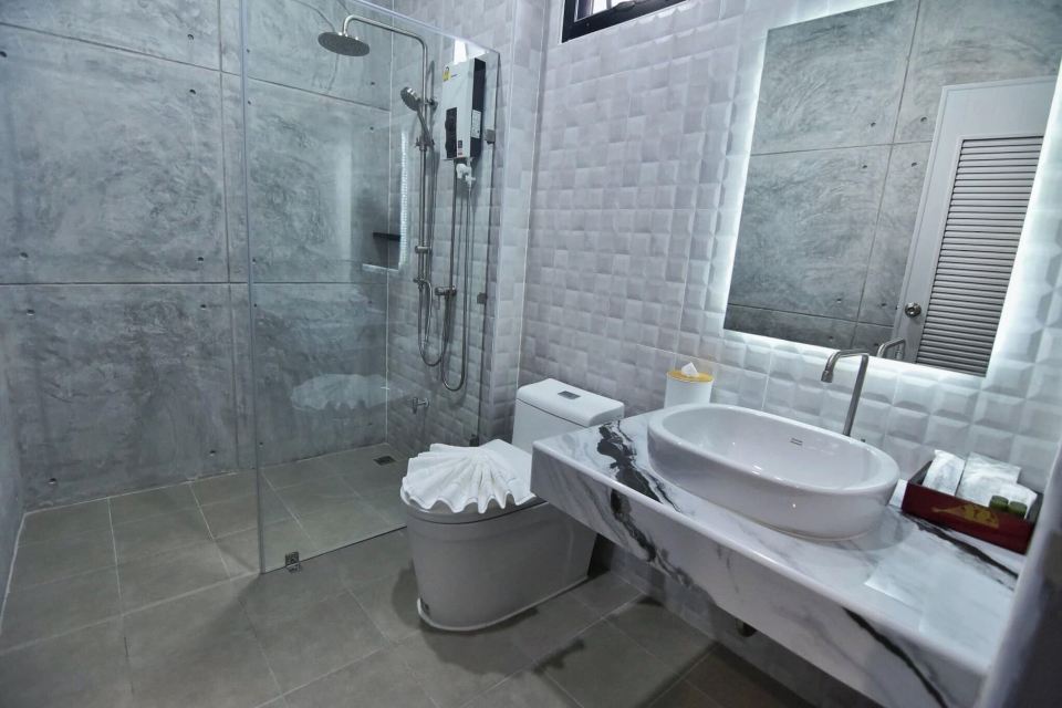 บรรยากาศพื้นที่ส่วนกลางและห้องอาหารของ Destino Hotel Surin สุรินทร์