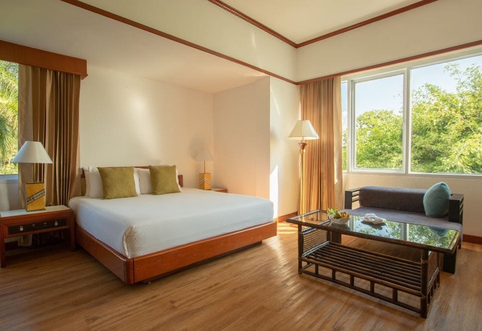 ห้องพักของ Centara Life Hotel Mae Sot กว้าง เตียงคู่ มองเห็นสวน