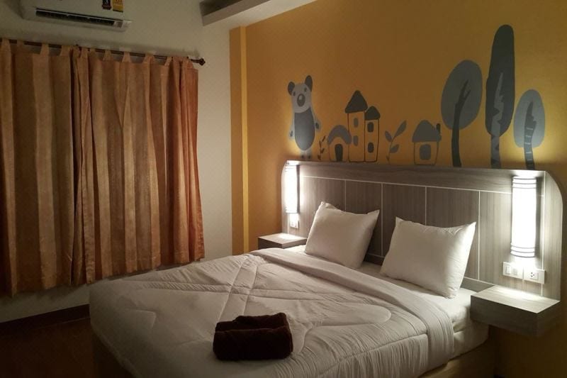 ห้องพักของ Silayok Grand Hotel ตาก เรียบสะอาด เตียงนุ่มสบาย