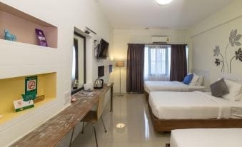 มุมห้องอาหารและคาเฟ่ของ Soho Boutique Hotel ตาก ตกแต่งโทนอบอุ่น