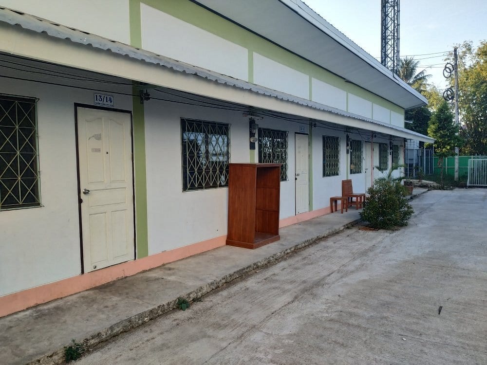 มุมพักผ่อนและจักรยานให้ยืมฟรีของ T.House Maesot ในแม่สอด