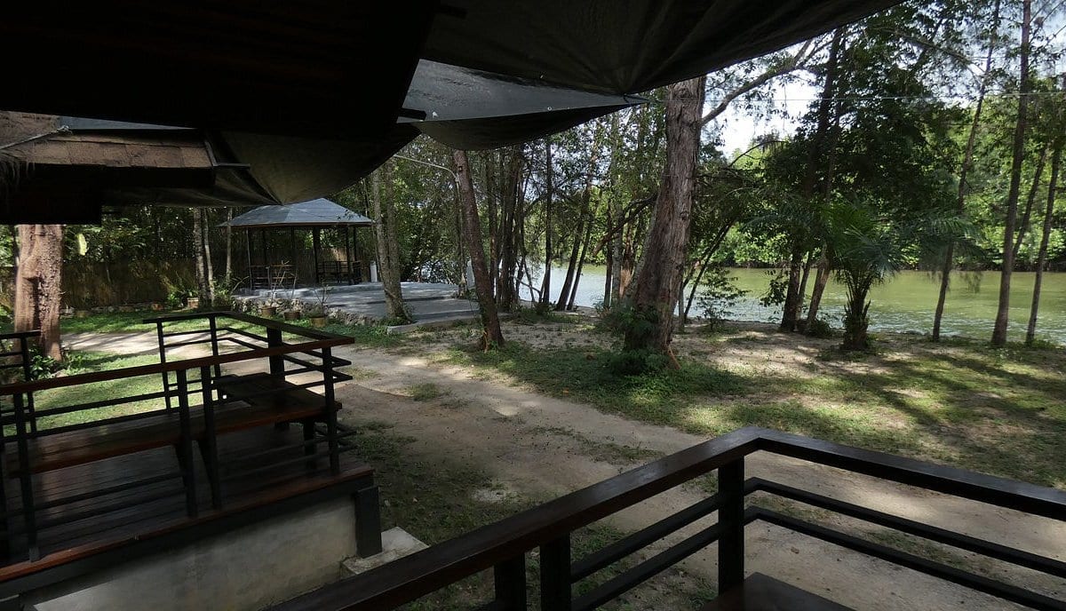 บรรยากาศชายหาดและทะเลอันดามันย่านปากเมง–สิเกา ตรัง ใกล้ที่ตั้งเดิมของ Anantara Si Kao