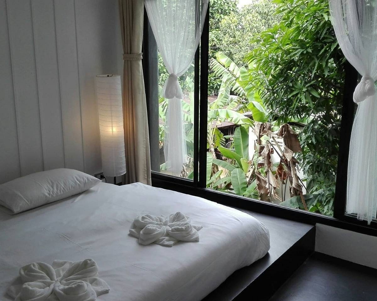 ห้องพักของ Trat 101 Hotel ตกแต่งสไตล์บูทีคในบ้านเก่ากลางเมืองเก่าตราด