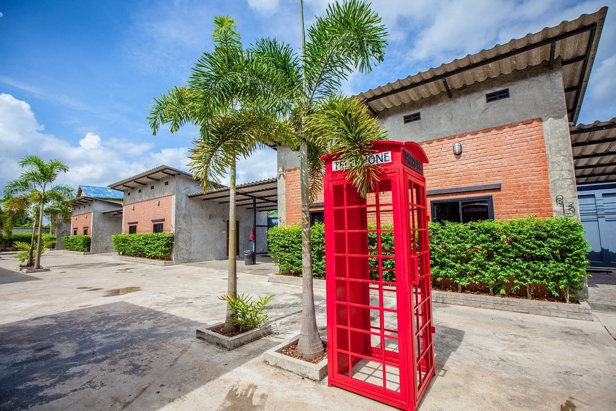 ห้องพักสไตล์ลอฟต์โทนปูนเปลือยมินิมอลของ Paradiso Boutique Resort ตราด
