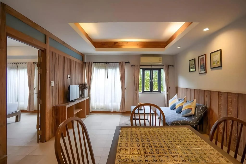 สระว่ายน้ำกลางแจ้งและมุมสวนของ Hotel Toscana Trat ใกล้ตัวเมืองตราด