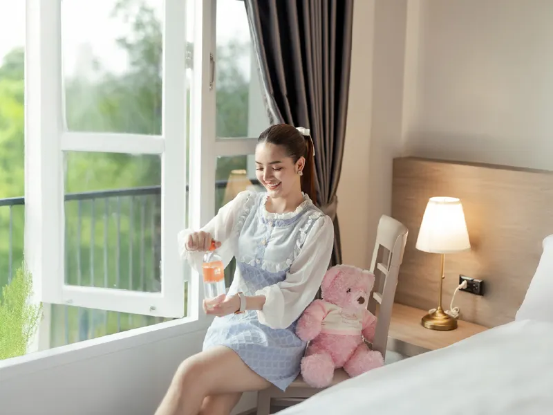 ห้องพักอีกแบบของ B2 Ubon Boutique & Budget Hotel โทนสีสว่างสบายตา
