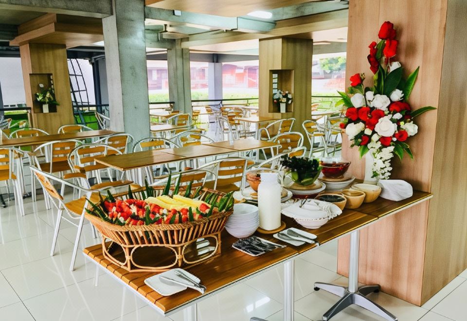 ร้านอาหารและพื้นที่อาหารเช้าภายใน Eco Inn Lite