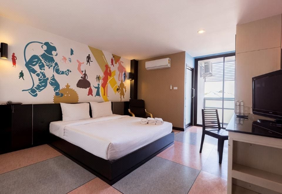 อาคารและบรรยากาศของ Pentahug Hotel อุบลราชธานี ตกแต่งสไตล์บูทีกดีไซน์อาร์ต