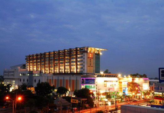 Sunee Grand Hotel