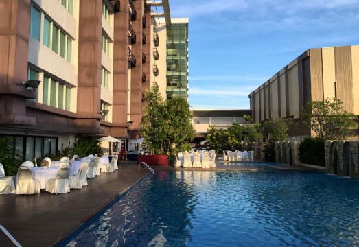 อาคารและทางเข้า Sunee Grand Hotel and Convention Center อุบลราชธานี