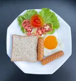 ห้องพักของ TJ Boutique Hotel อุทัยธานี ตกแต่งเรียบสะอาด มีระเบียง