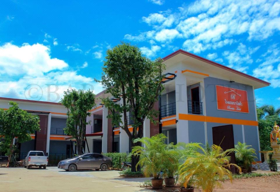 ห้องพักสไตล์โมเดิร์นของ Barista Hotel อุตรดิตถ์ เตียงใหญ่ ตกแต่งเรียบสะอาด