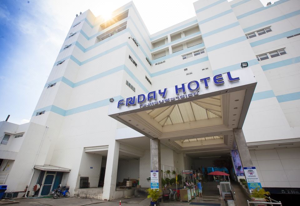 Friday Hotel