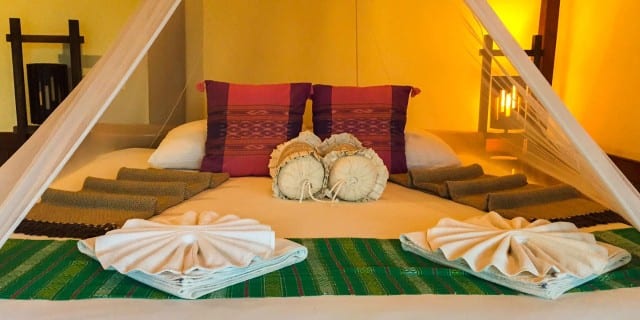 หาดโละมูดีเกือบส่วนตัวหน้ารีสอร์ต Viking Nature Resort เกาะพีพี