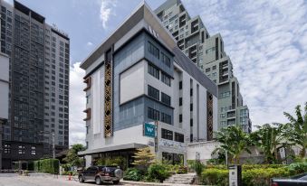บริเวณล็อบบี้และทางเข้า W Station Hotel Bangkok ซอยกรุงธนบุรี 2