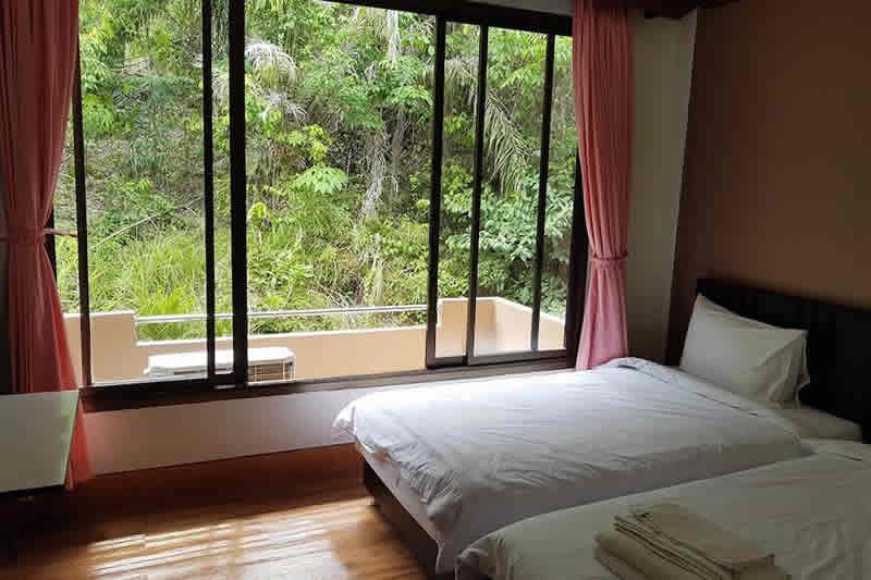 อาคารโรงแรม Betong Hill Hotel กลางเมืองเบตง วิวเมือง