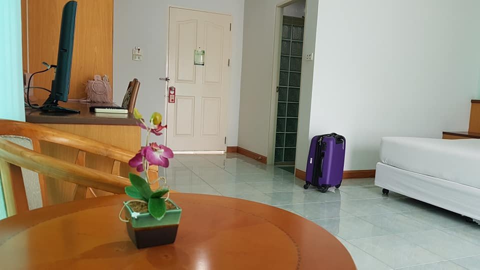 ห้อง VIP ชั้นสองของ The Green Park Grand Yasothon บรรยากาศกว้างโปร่ง
